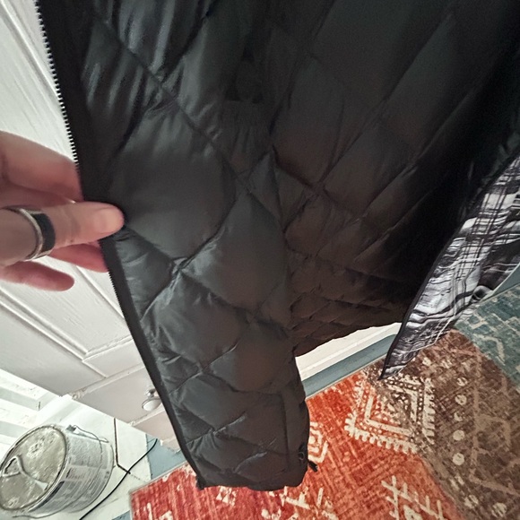 NWOT GERRY DOWN Black and Gray Hooded Puffer Vest, REVERSIBLE w/Pockets in & out - Picture 16 of 16